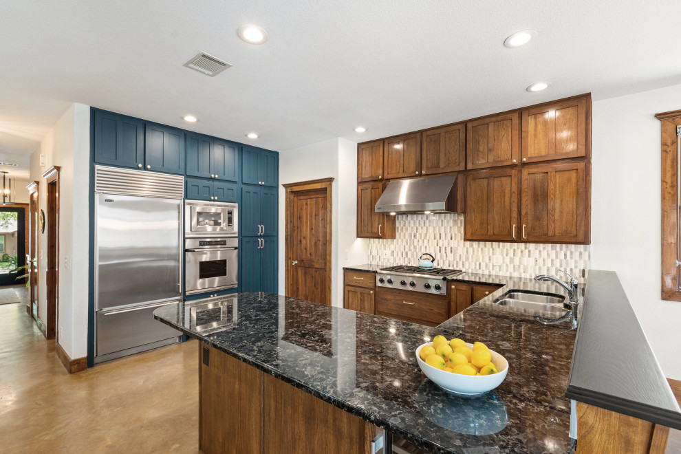 Example of a transitional kitchen design in Austin