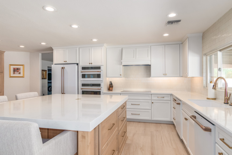 Example of a transitional kitchen design in Phoenix