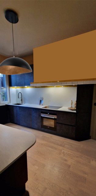 Cuisine Dekton et fa&ccedil;ades  ambre modern-kueche