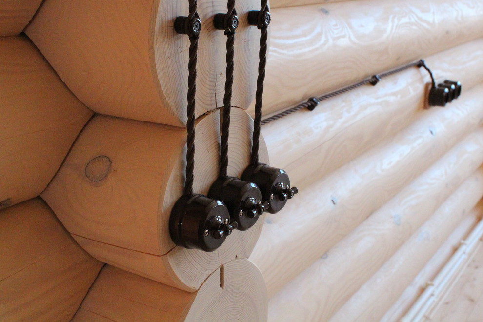 Ретро электрика + деревянные накладки naBrevno в интерьере бревенчатого дома