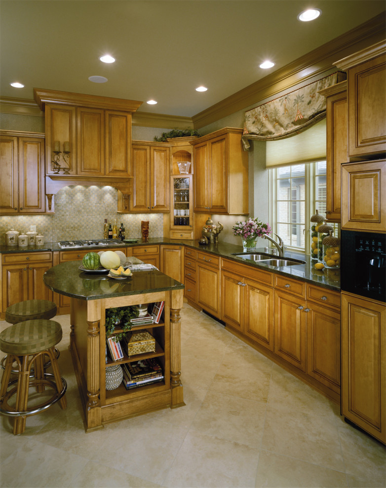 Kitchen - transitional kitchen idea in Cincinnati