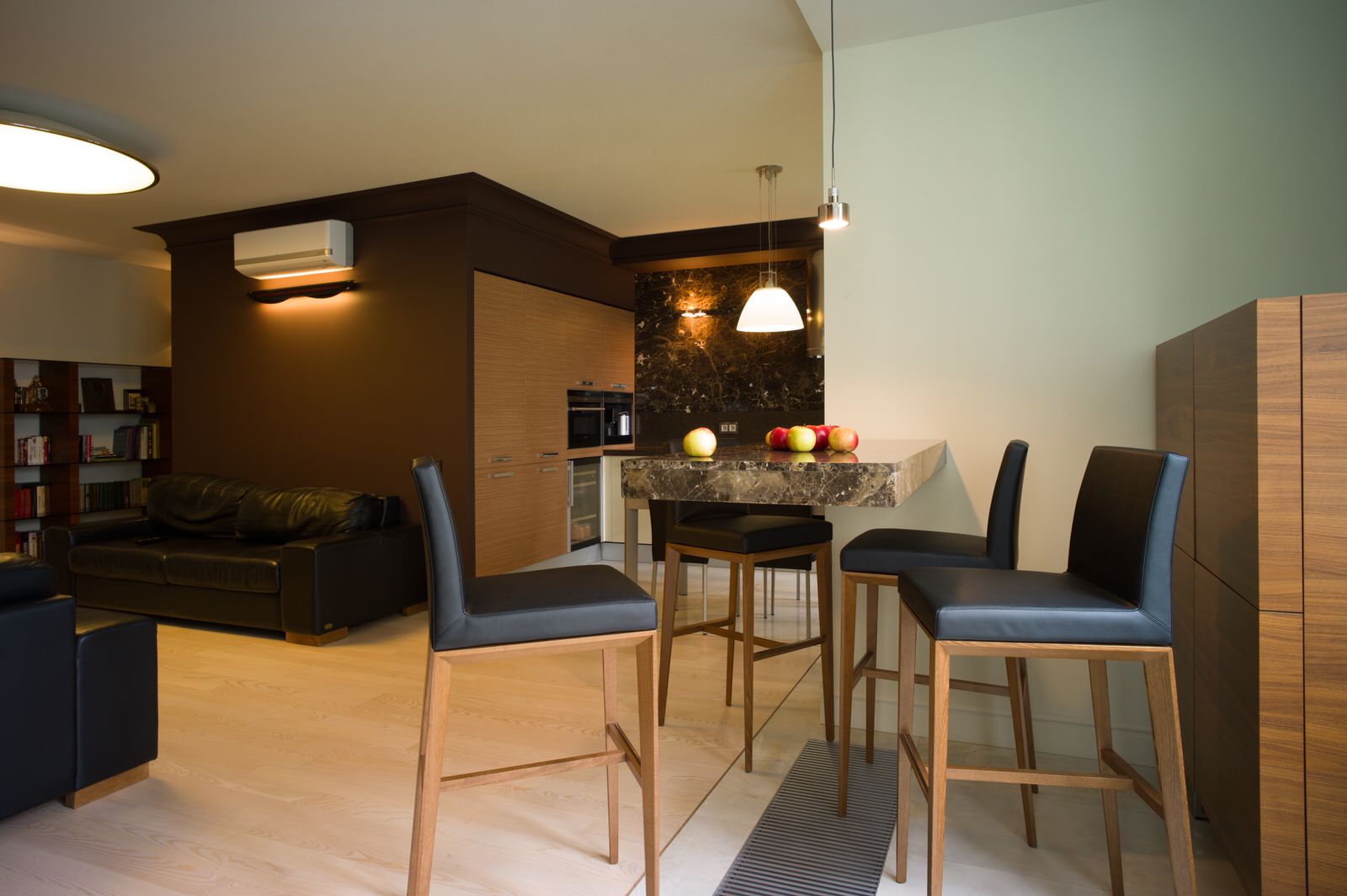 Современная квартира студия в Москве