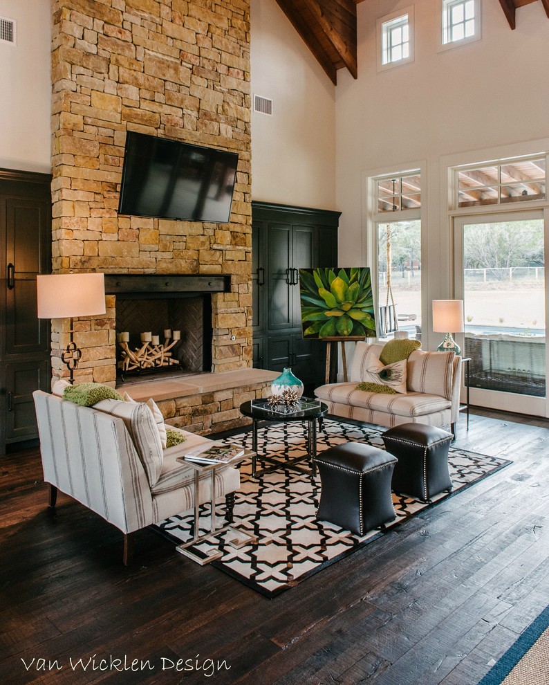Transitional living room in Austin.