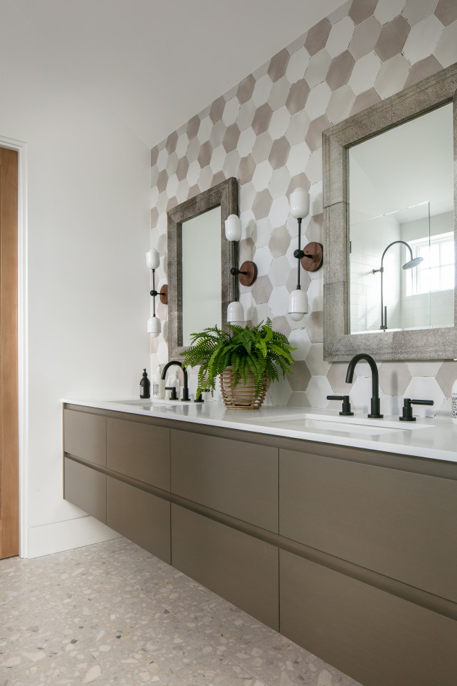Inspiration for a transitional bathroom remodel in Orange County