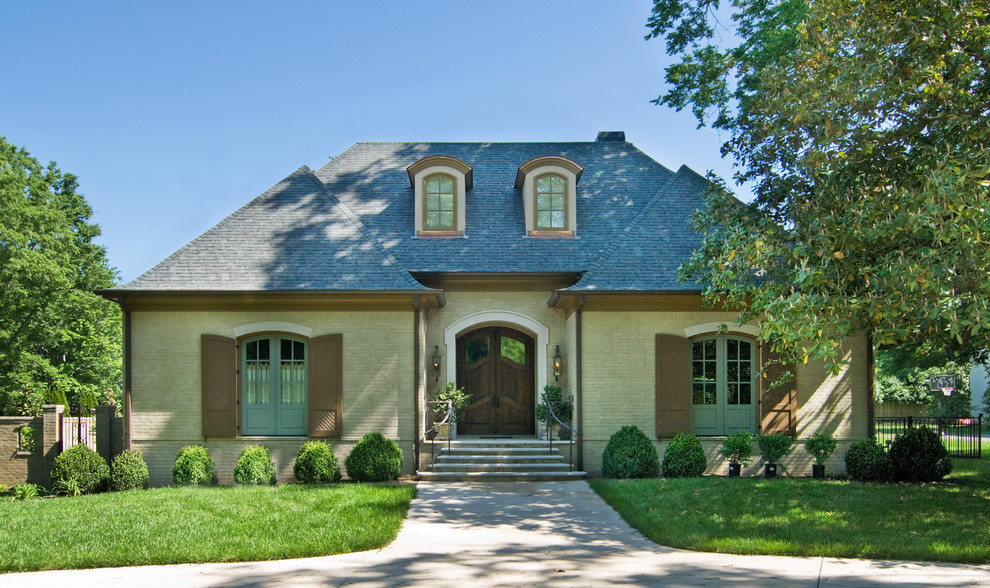 Inspiration for a traditional exterior in Nashville.