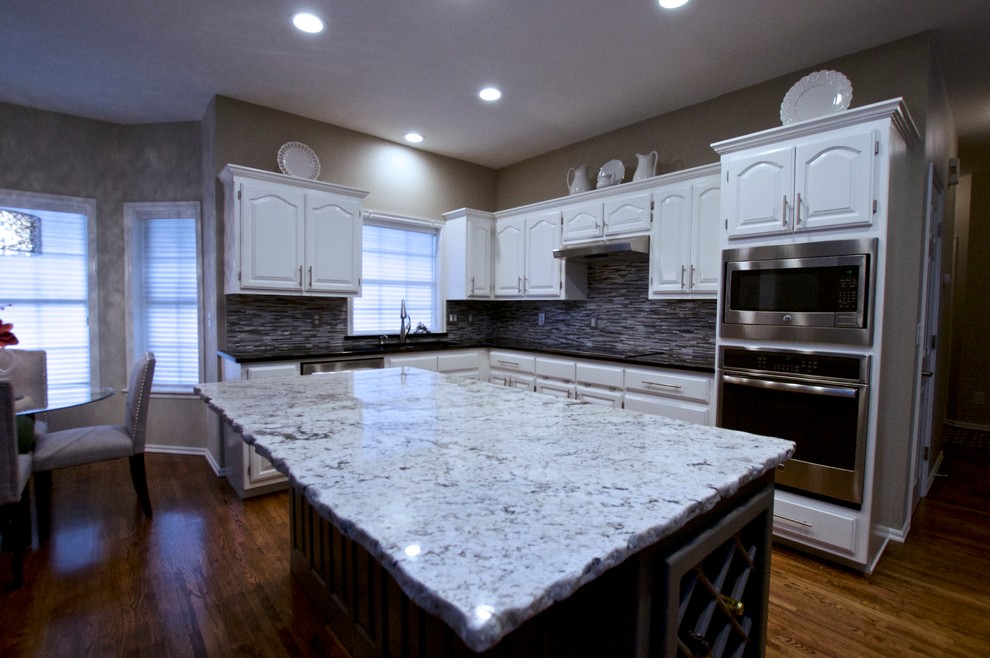 Inspiration for a large transitional kitchen remodel