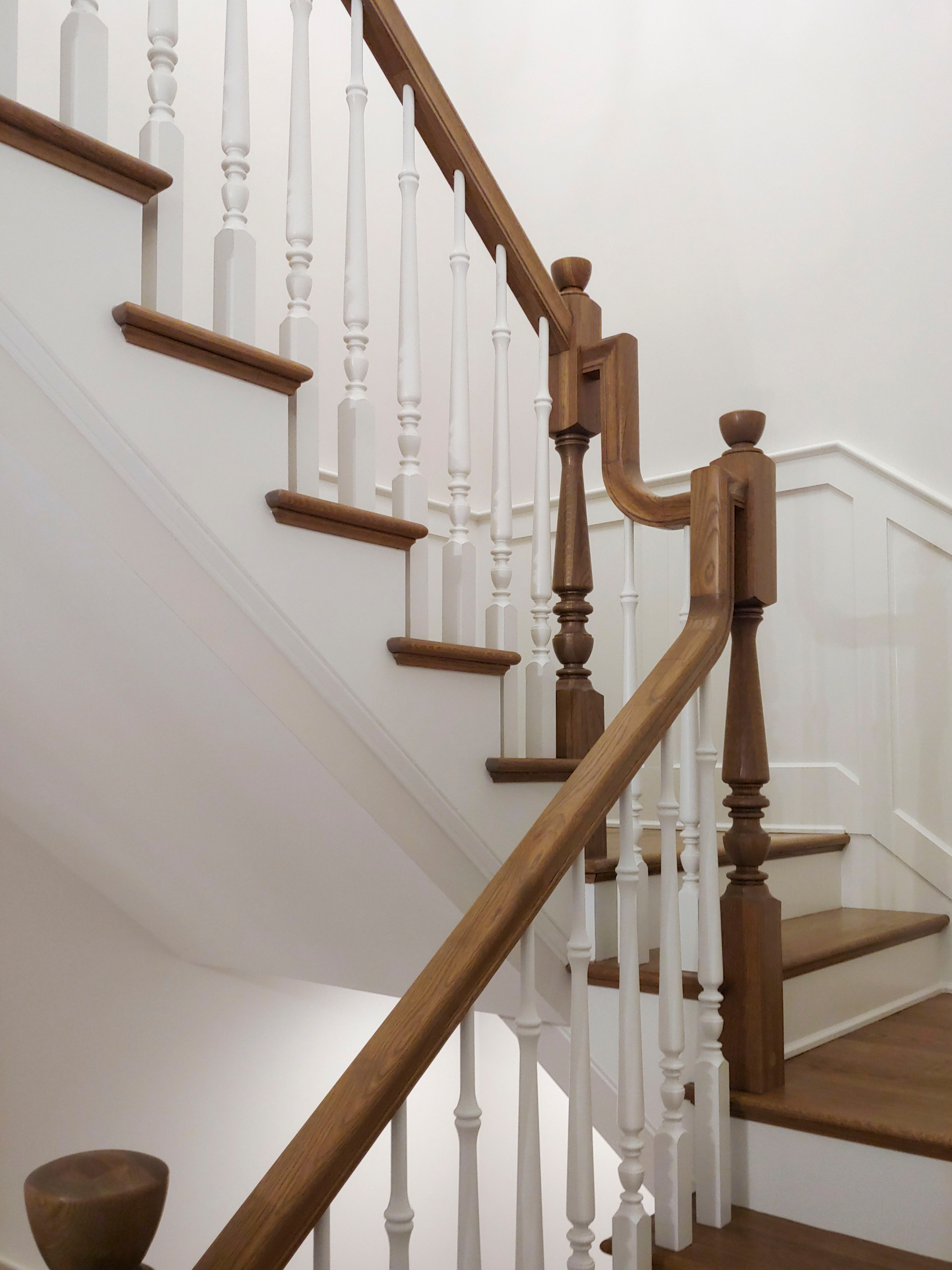 103_Classic Staircase with Stunning Handcrafted Oak Railing System, Aldie VA 201