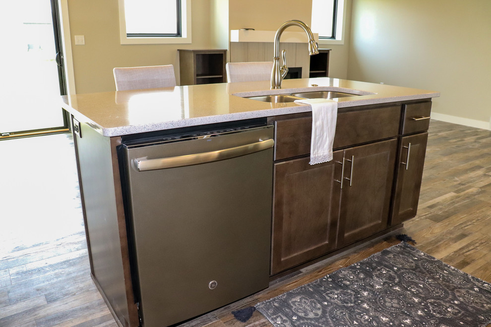 Kitchen - transitional kitchen idea