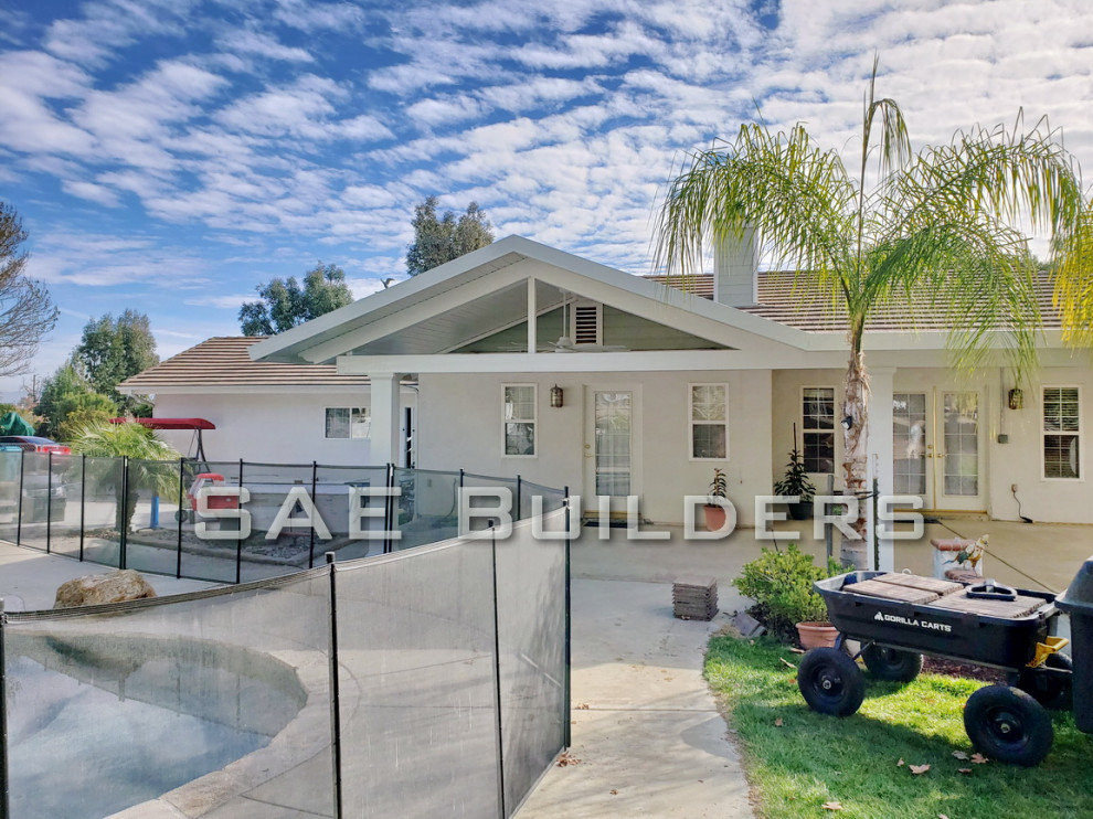 Solid Alumawood patio cover with Gabled roofline Traditional Patio