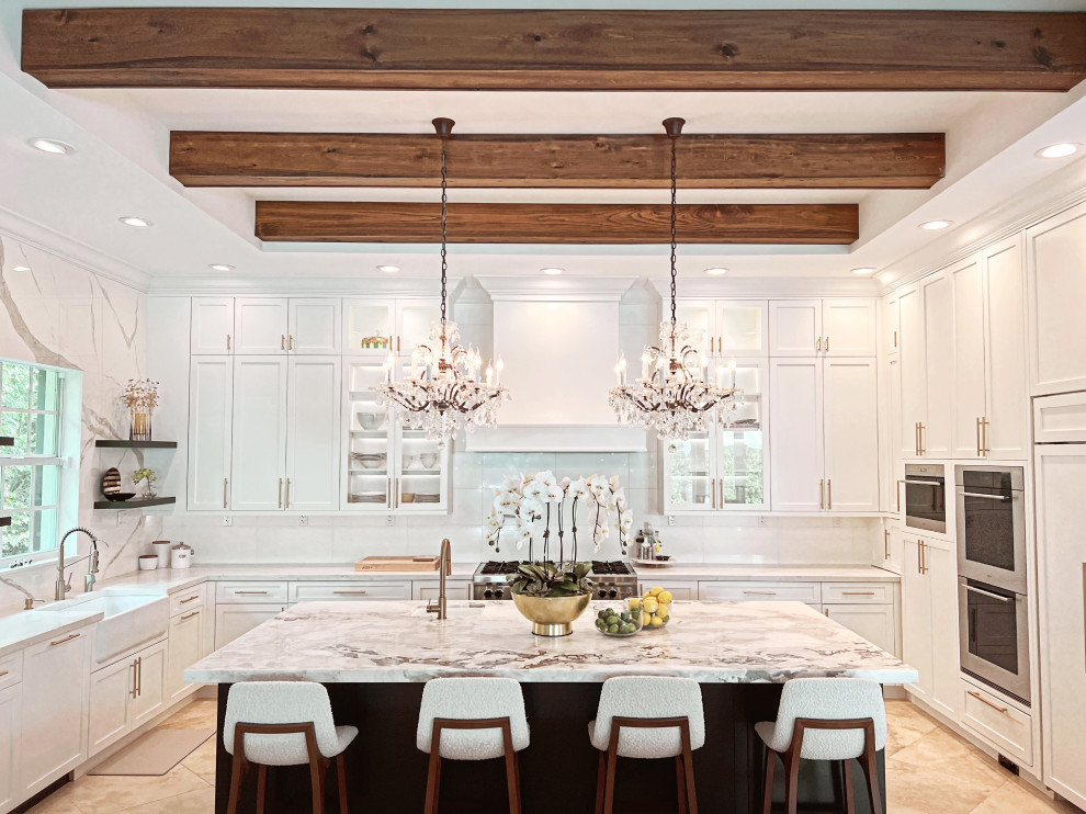 Transitional home design photo in Miami