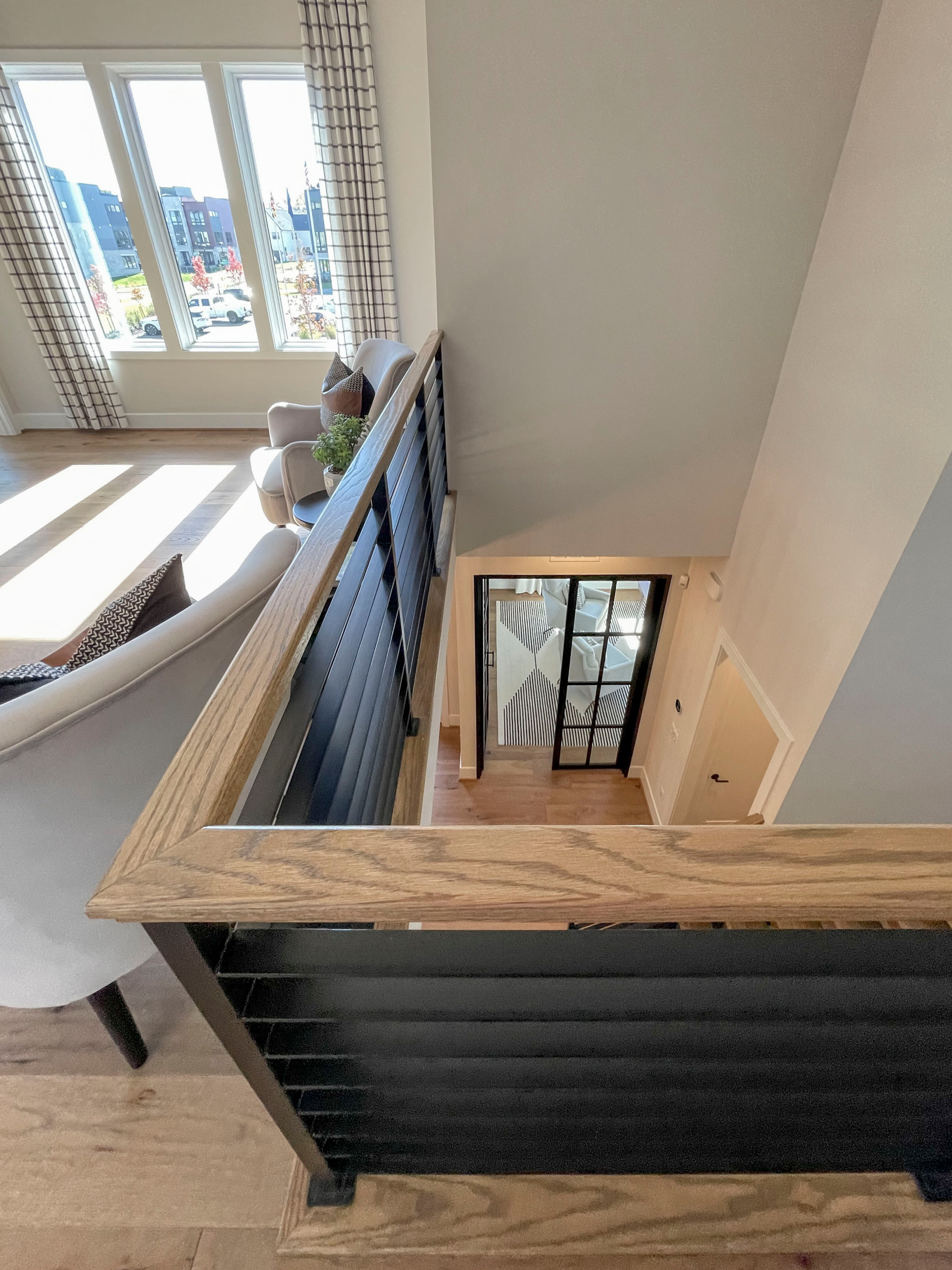 113_Floating Straight- Stringers with No Risers in Contemporary Home, Bethesda M