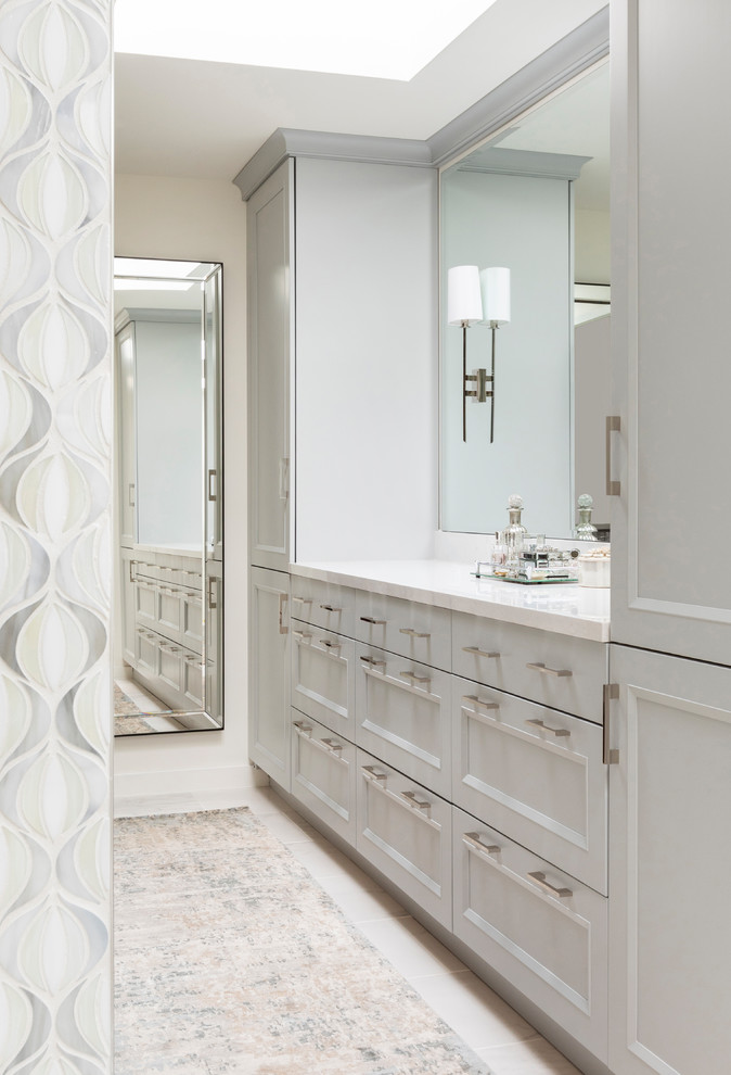 Inspiration for a transitional home design remodel in Houston