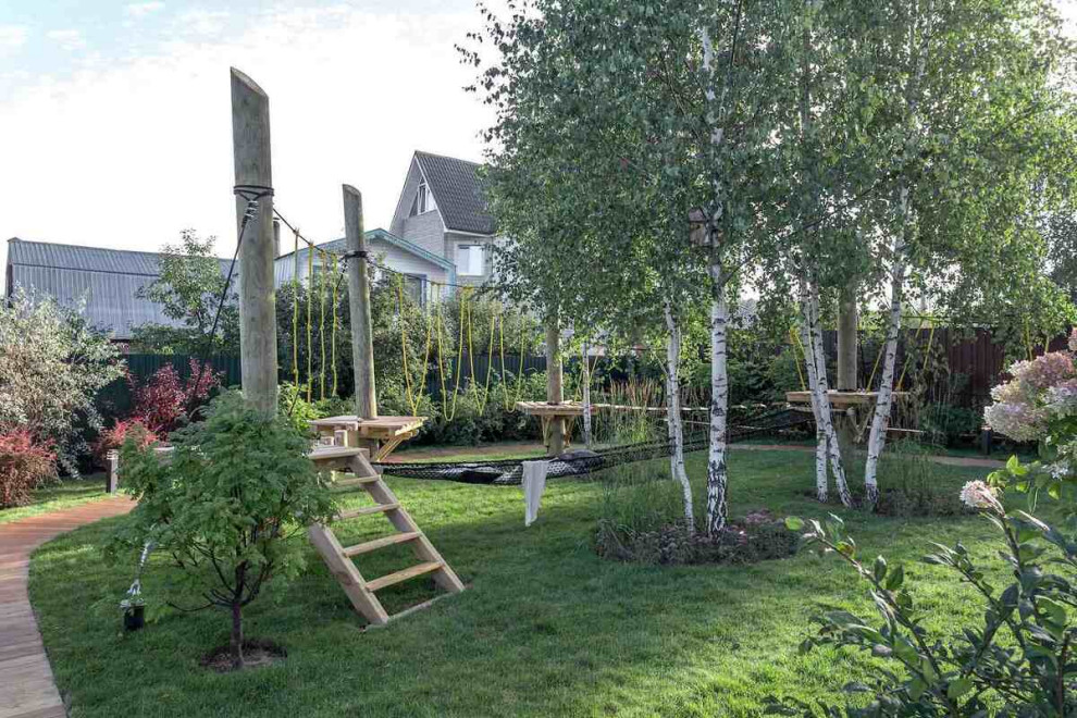 Idées déco pour un jardin potager et terrasse avant scandinave de taille moyenne.