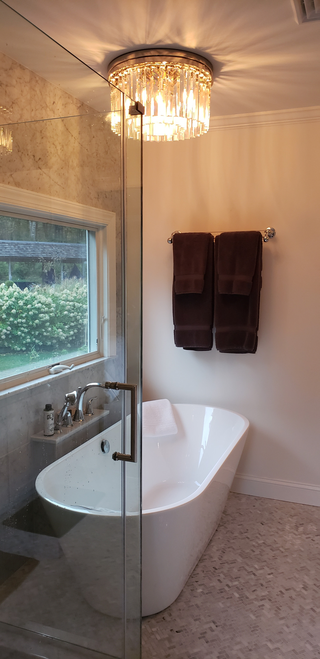 Tub with Chandeler