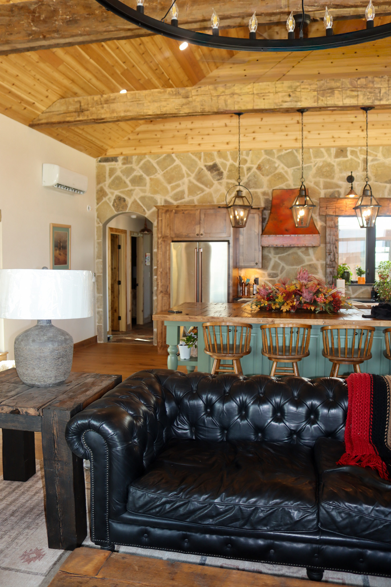 The Artisan Hideaway Living