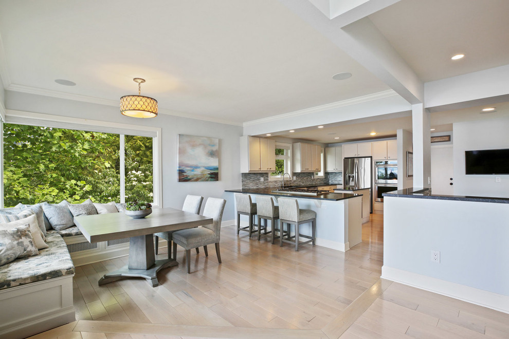 Transitional home design photo in Seattle