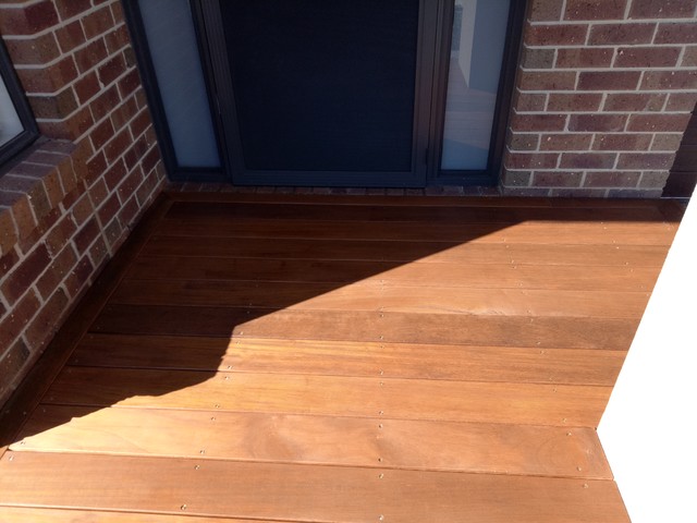 Welcome, entrance! contemporary-deck