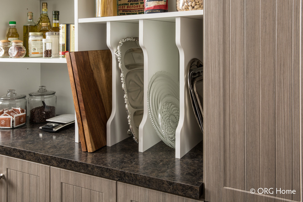 Kitchen - transitional kitchen idea