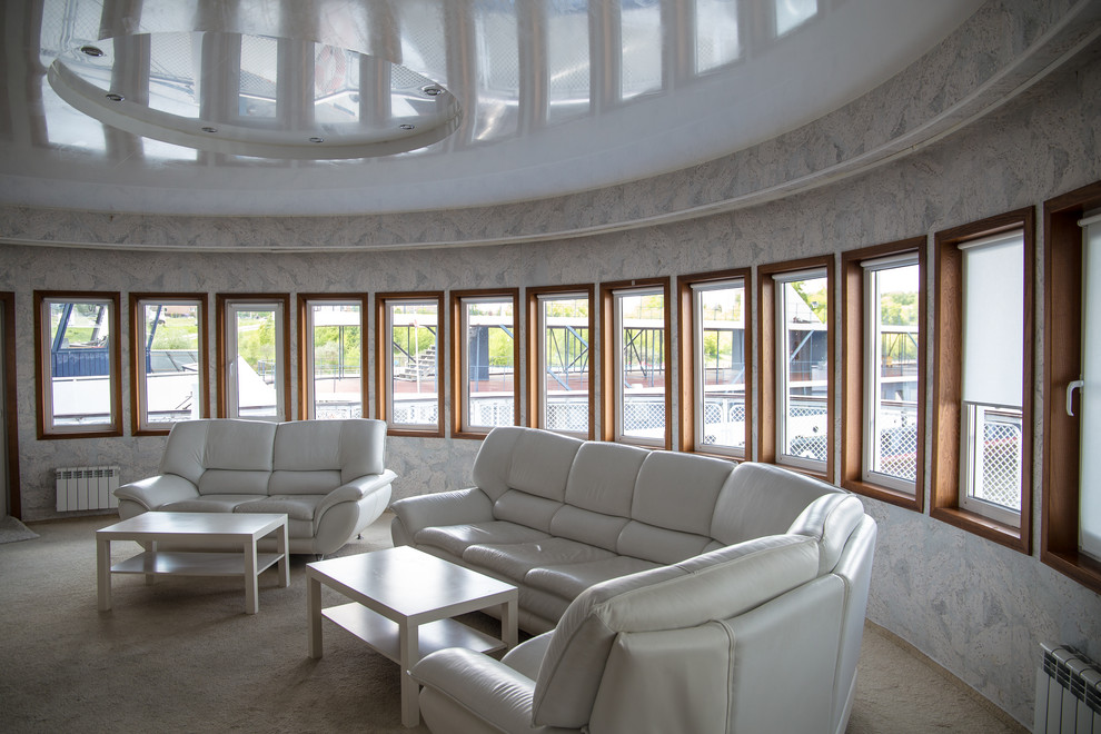 Рулонные шторы на створку окна. Проект на Яхте