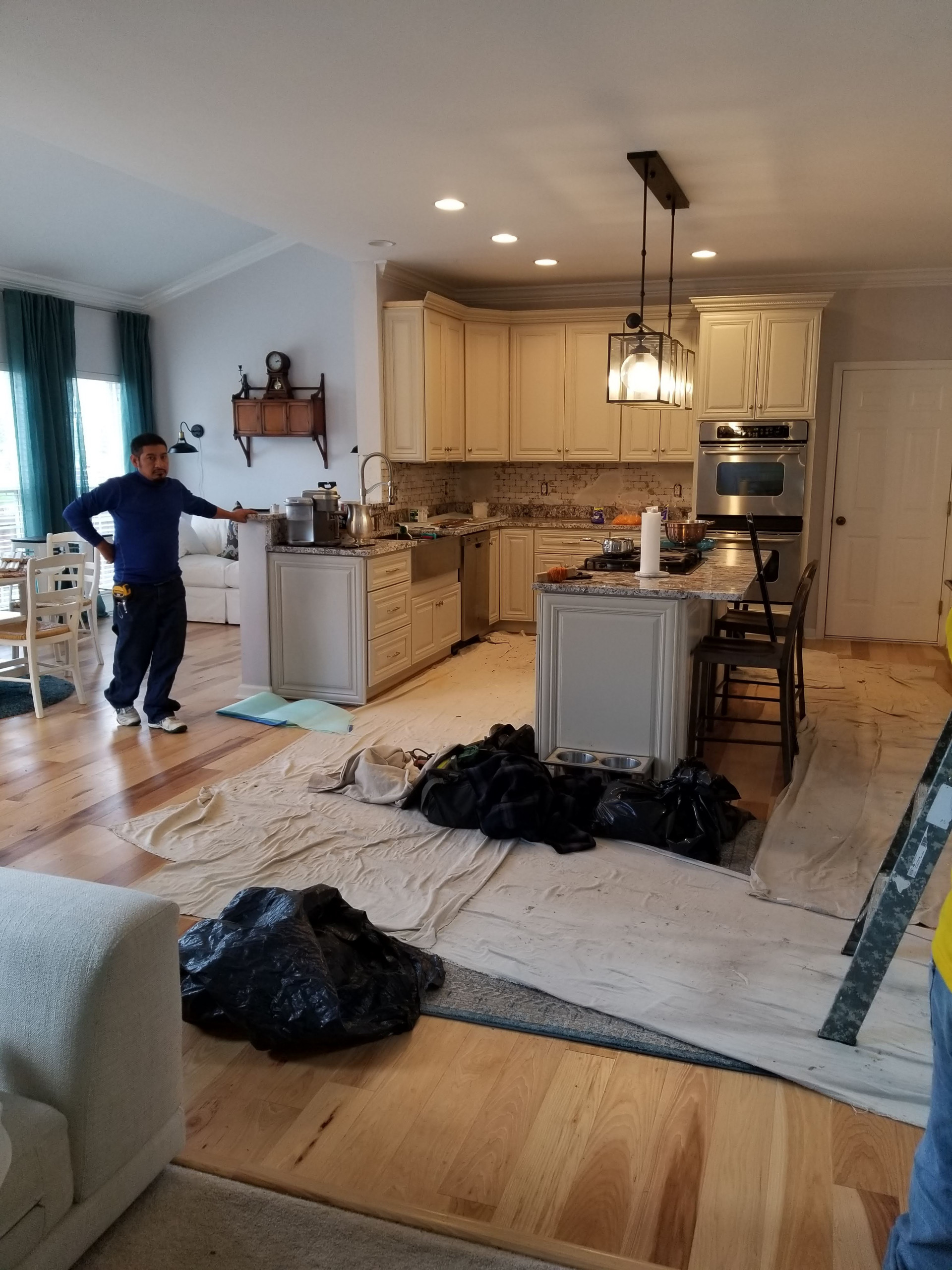 Tiled Accent Wall In Kitchen