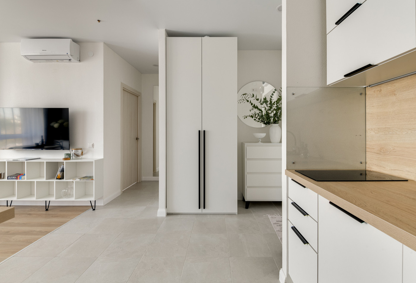 Light one bedroom apartment