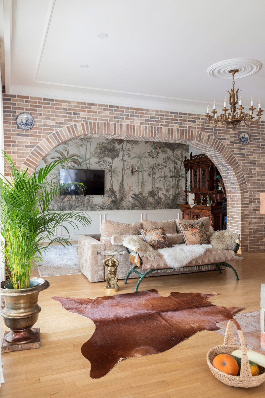 Гостиная с аркой