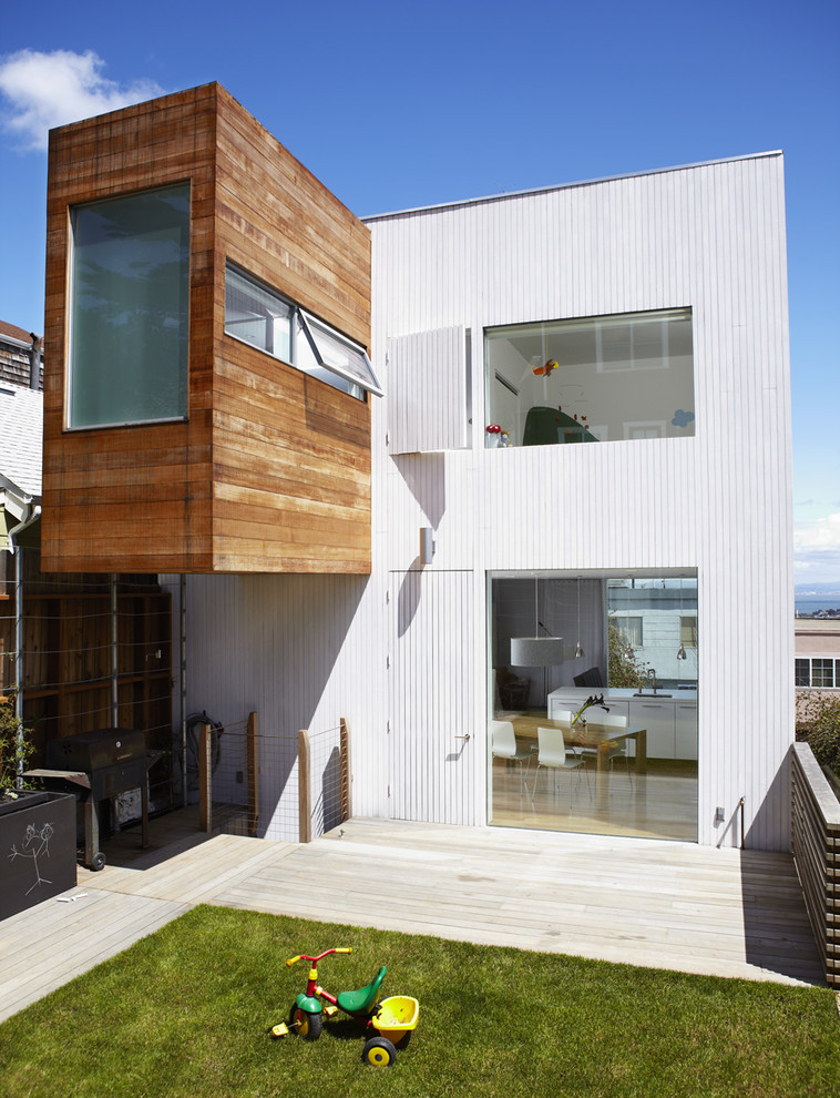Design ideas for a contemporary two-storey exterior in San Francisco.
