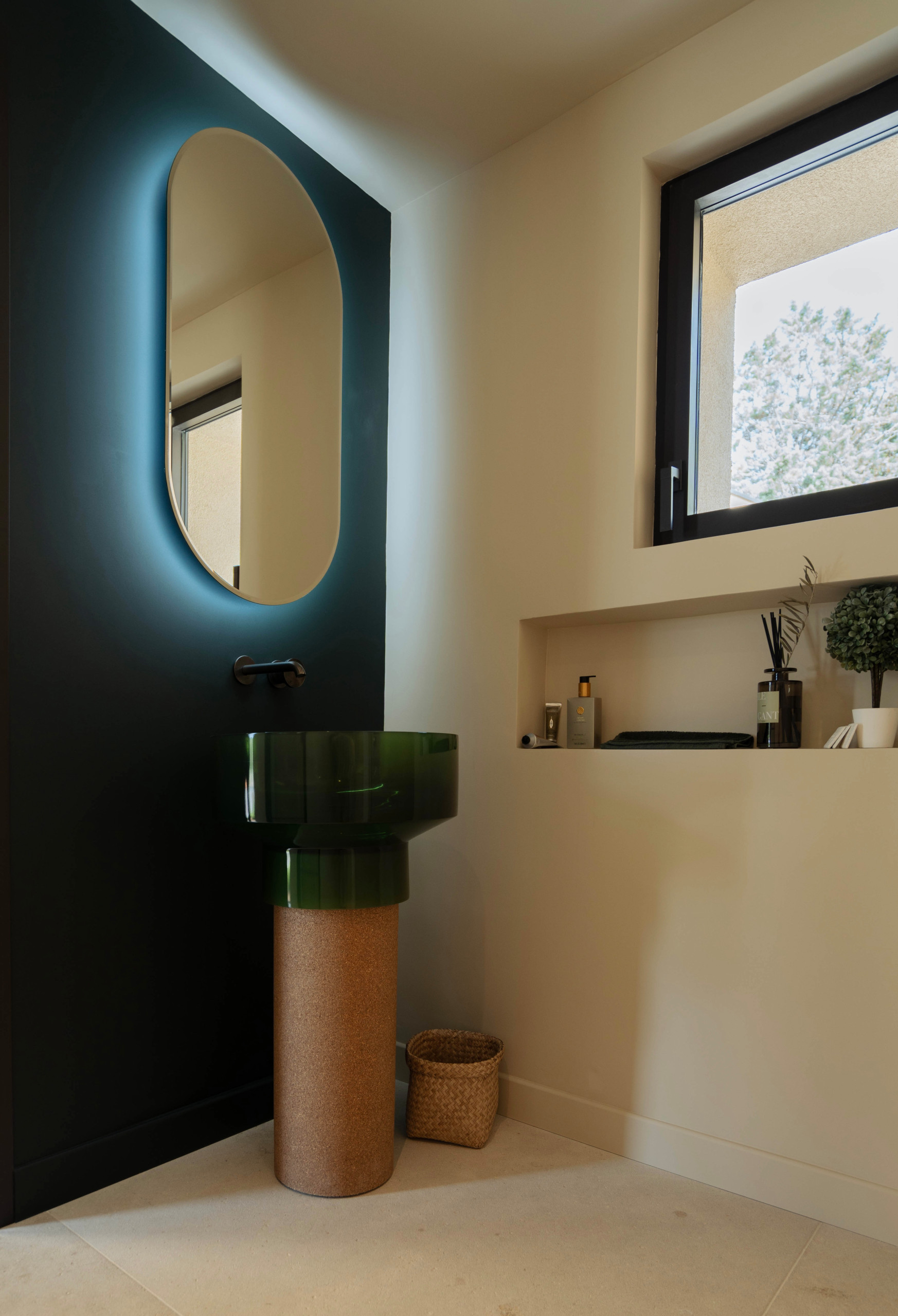 RÉNOVATION CONTEMPORAINE D'UNE VILLA DES ANNÉES 70