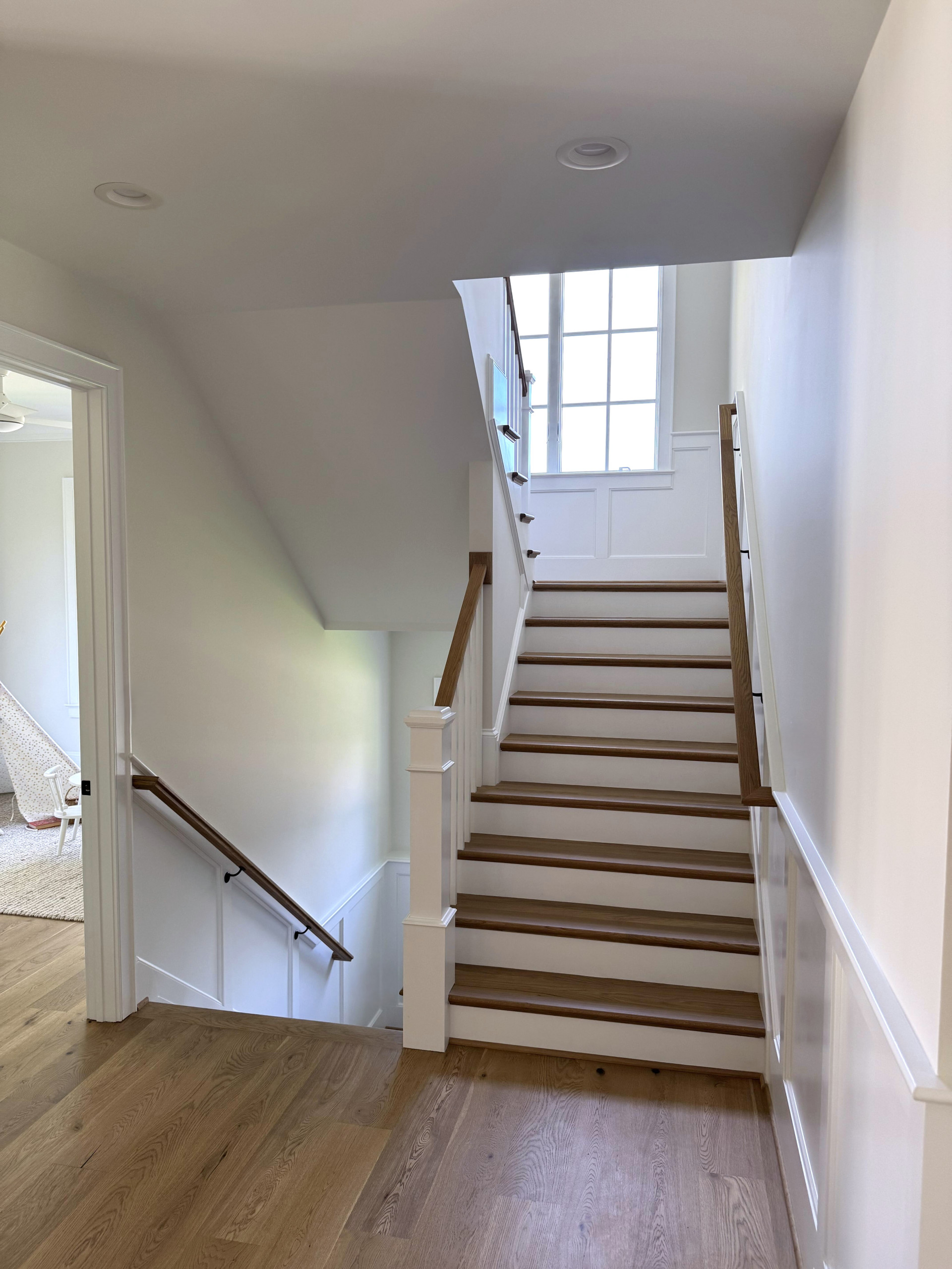 141_Timeless U Shaped Stair with Traditional Box Newels, Arlington, VA 22207