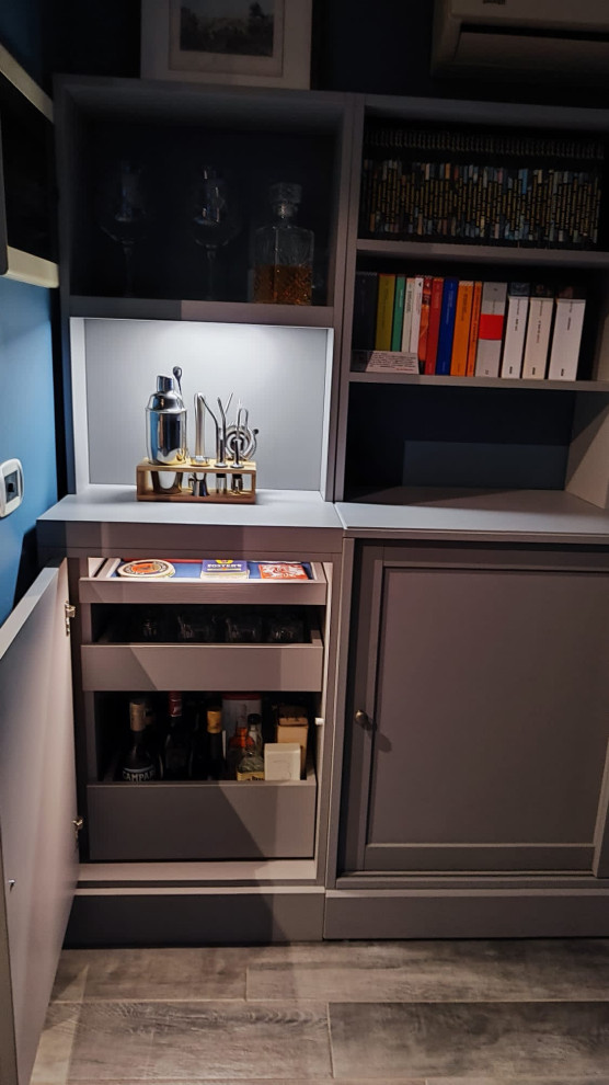 Mobile bar con illuminazione interna e sottopiano