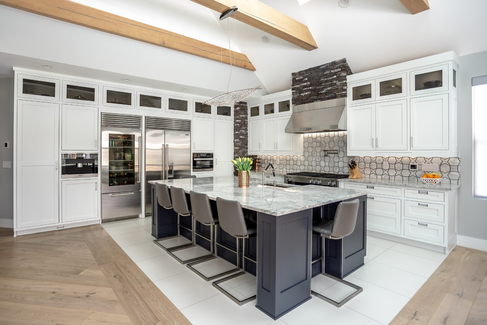 Inspiration for a transitional kitchen remodel in Columbus