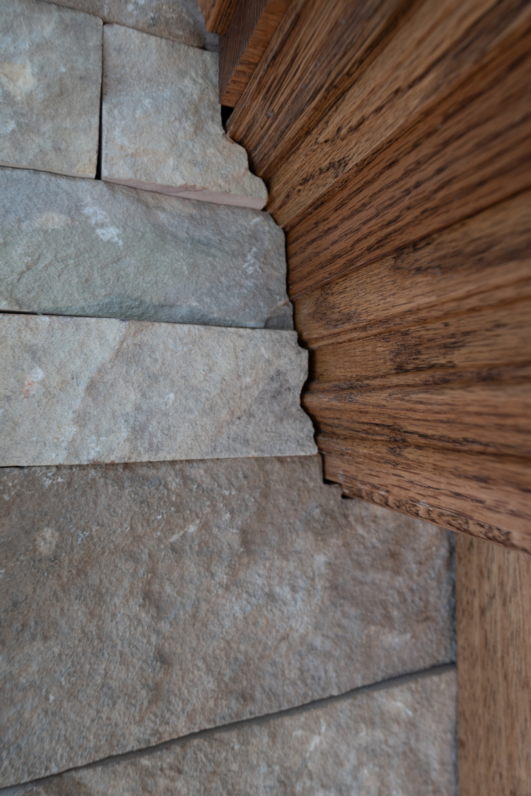 118 Chatham Lane - Ceiling, Fireplace, Floor