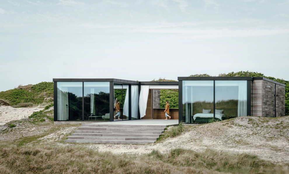 Идея дизайна: дом среднего размера в морском стиле