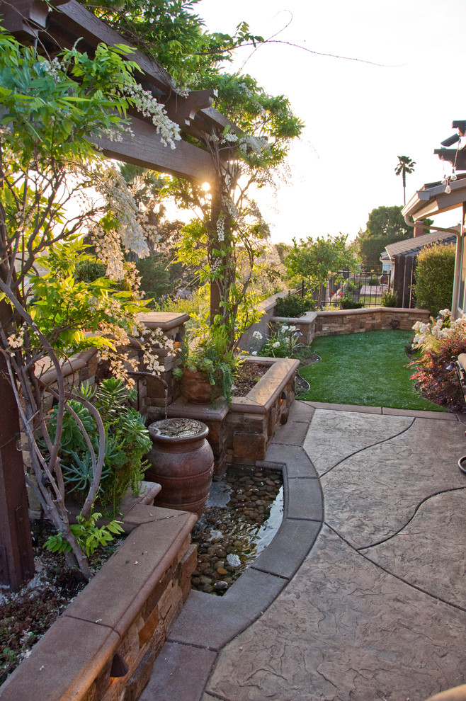 Mid-sized mountain style home design photo in Orange County
