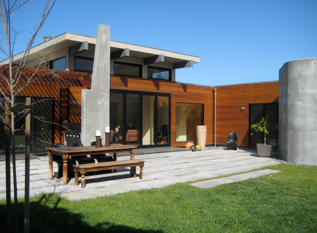 Seamless Integration contemporary-house-exterior