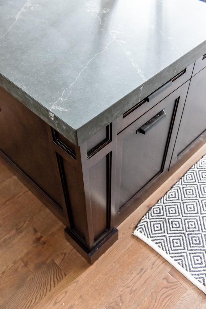 Home design - transitional home design idea in Toronto