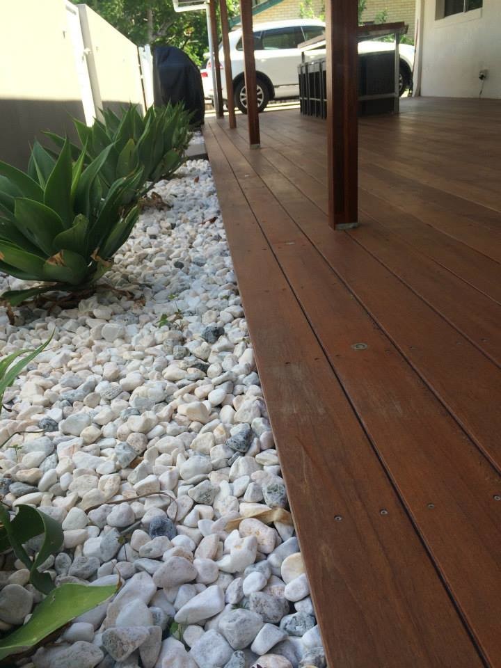 Inspiration for a modern deck in Gold Coast - Tweed.