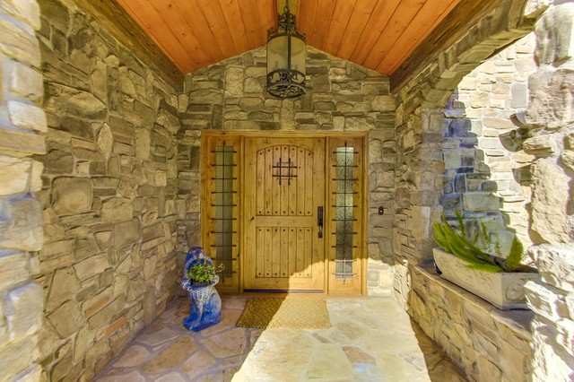Tuscan Inspired Home mediterraneen-facade