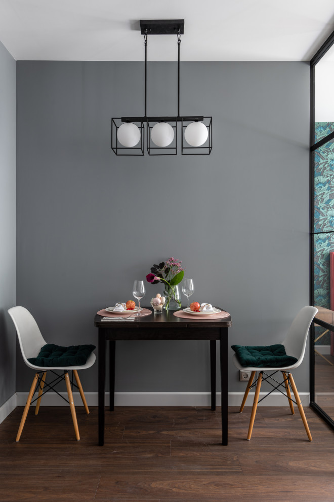 Серый, изумрудный и ягодный