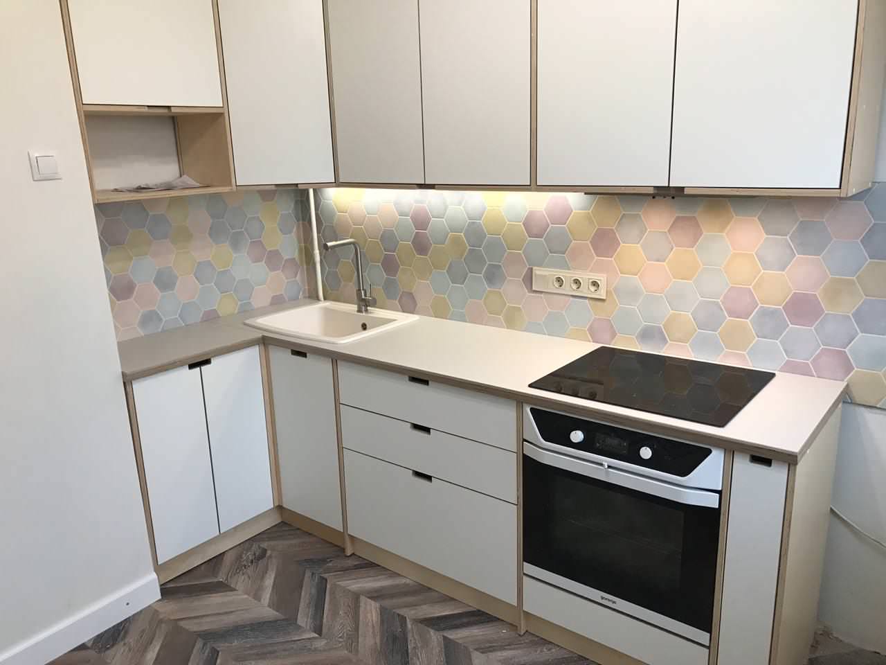 Кухня из фанеры, фасады - фанера с итальянским пластиком Abet Laminati