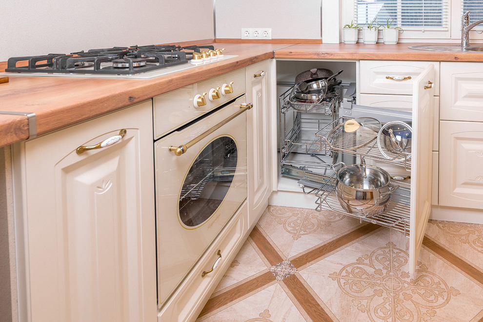 Кухня в современном классическом стиле