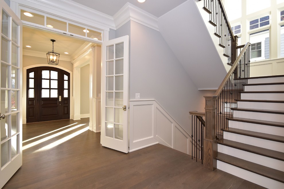 Transitional home design photo in Chicago