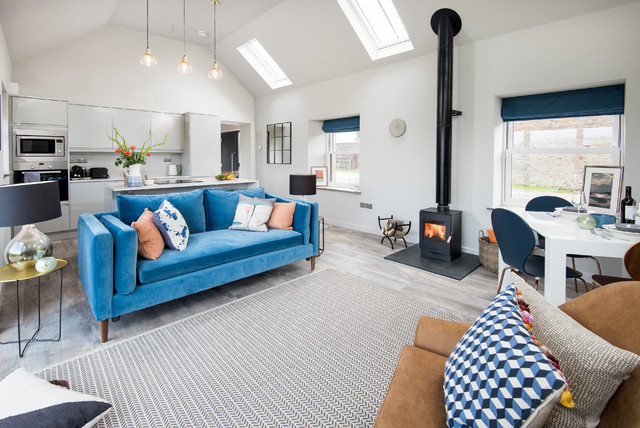 The Studio Barn Conversion contemporary-vardagsrum