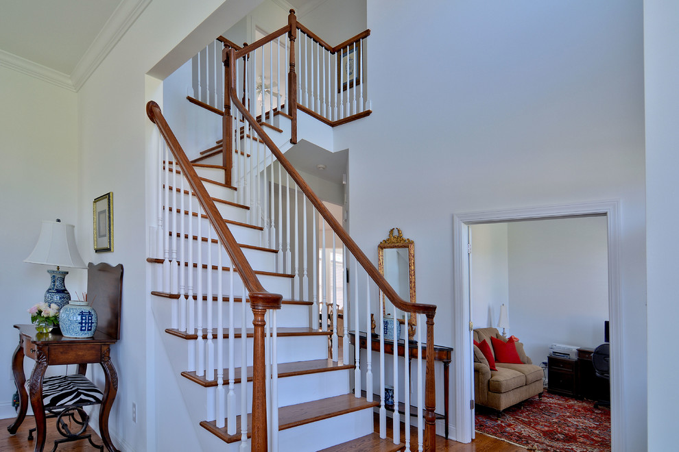 Entryway - transitional entryway idea in Boston
