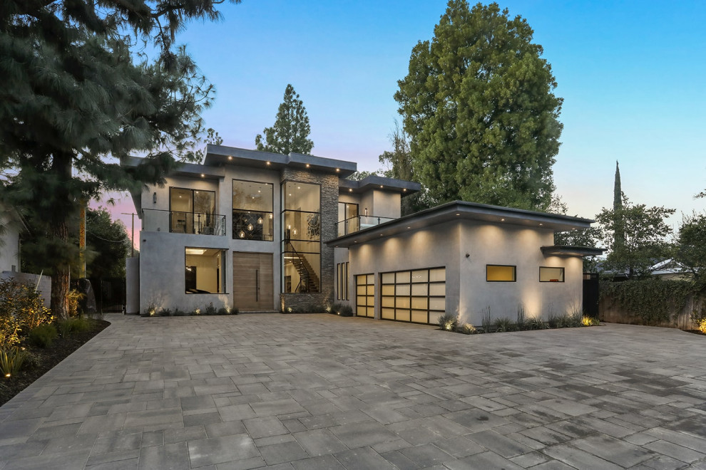 Large contemporary attached three-car garage in Los Angeles.