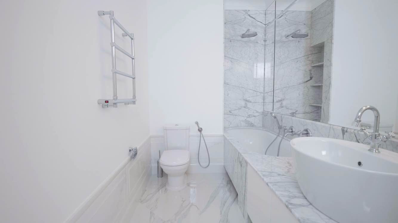 "Вспомним о балах"