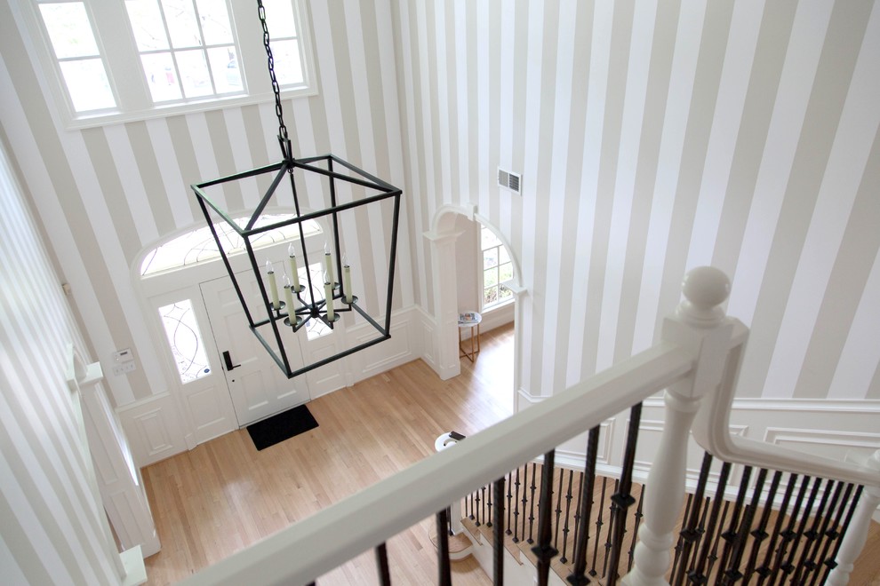 Example of a transitional home design design in Dallas