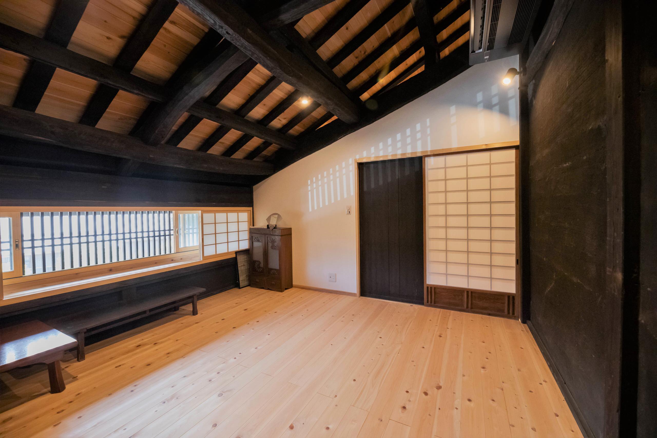 屋根裏部屋