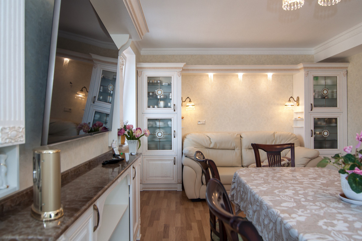 Изящный классический кухонный гарнитур