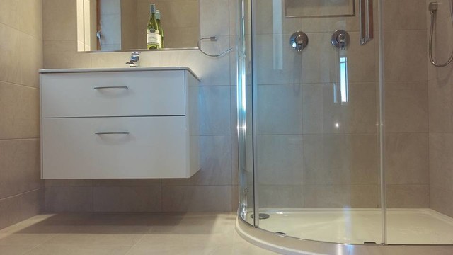 Maynooth En Suite moderne-badevaerelse